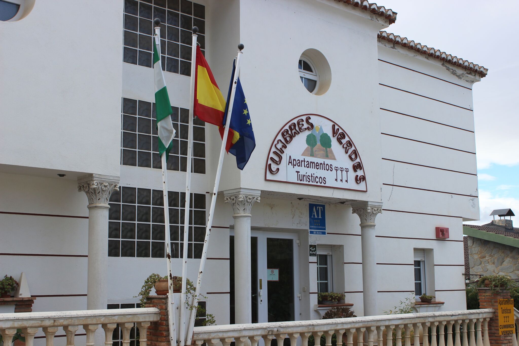 Entrada Principal a los Apartamentos Cumbres Verdes